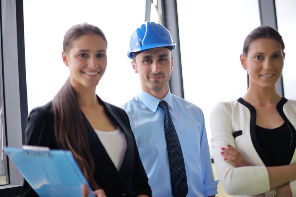 Arbeitsschutzbeauftragte während einer Arbeitsschutzkontrolle